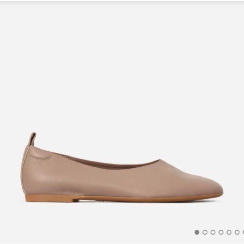 Women’s nude flats